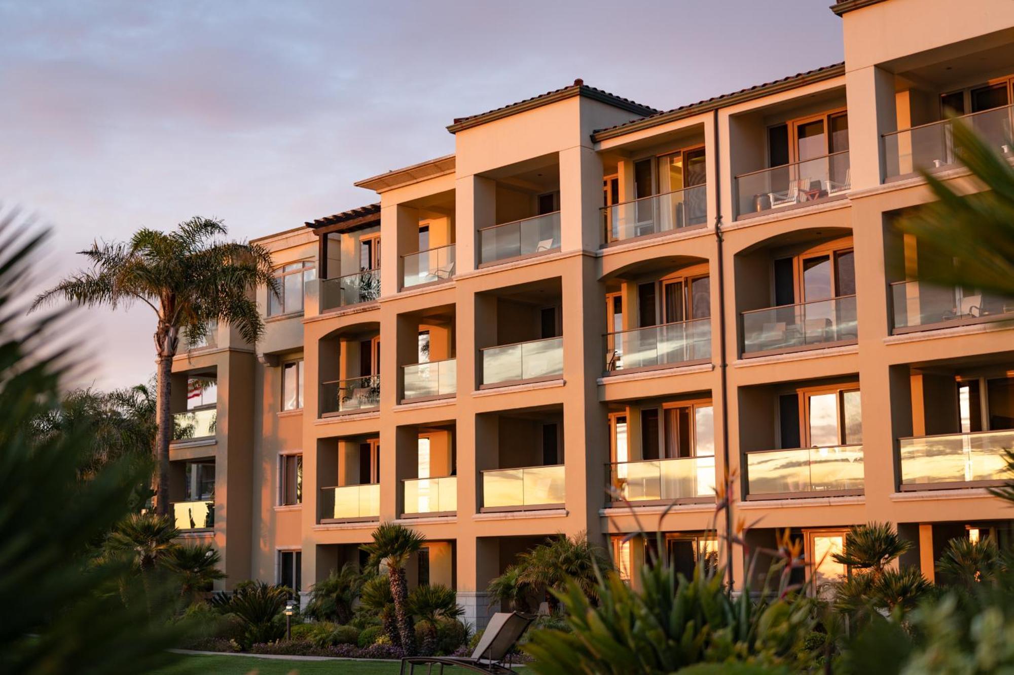 Dolphin Bay Resort And Spa Писмо Бич Экстерьер фото